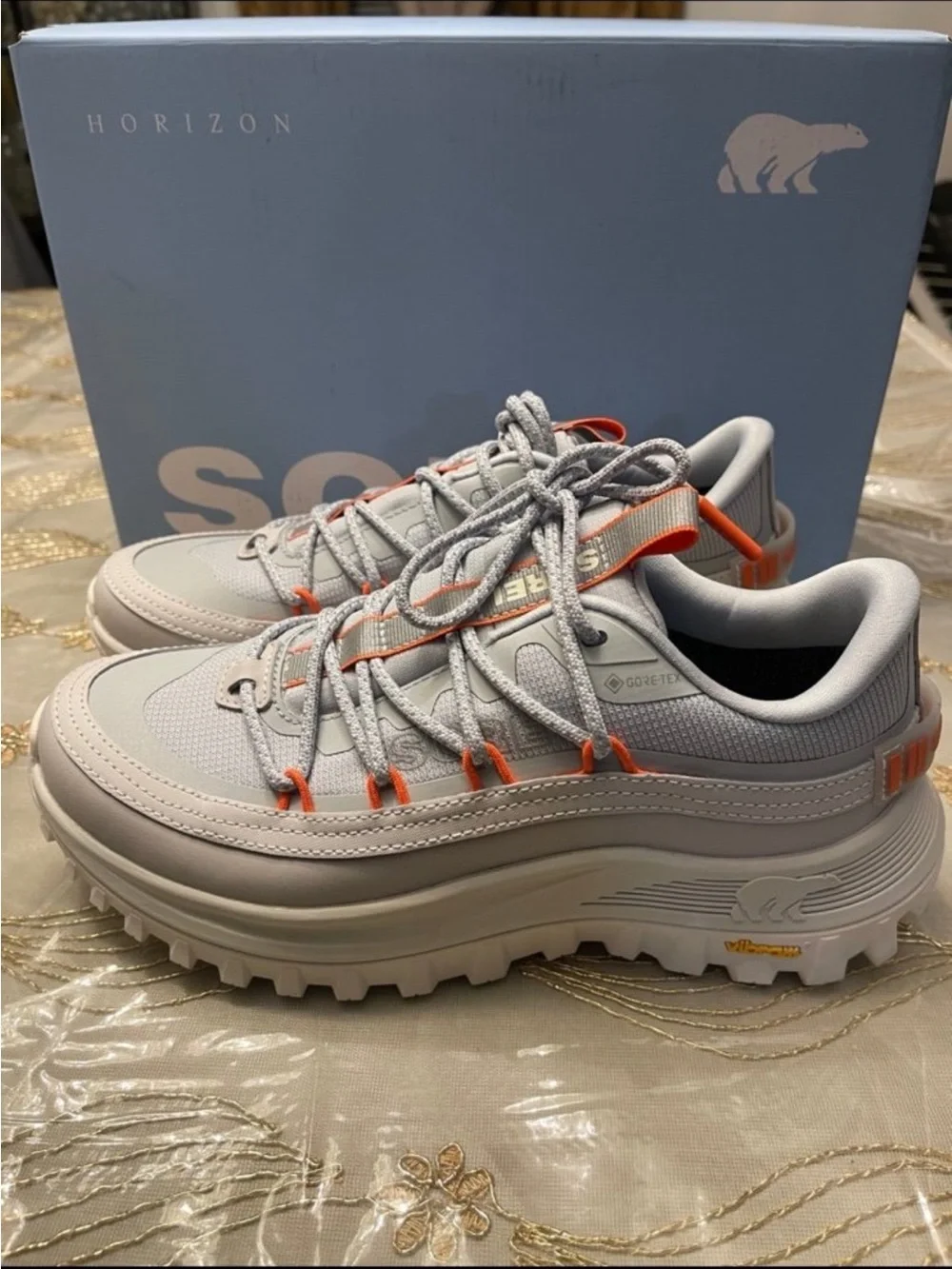 NWB Sorel women’s callsign horizon low GTX round toe sneaker size 10